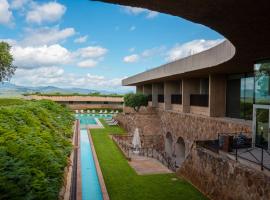 Hotel Esperit Roca，位于赫罗纳的酒店