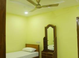 OYO 82996 Sri Durga Luxury Rooms，位于Karīmnagar的酒店