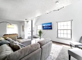 Bamboo Retreat- Private Parking -New Reno -Central