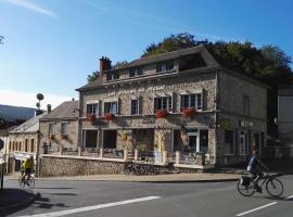Les Boucles de Meuse Hôtel 3 étoiles，位于蒙特尔梅的酒店