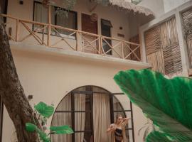 Casa Kobaab Tulum，位于图卢姆的带停车场的酒店