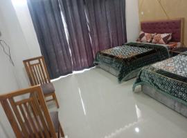 Near helipad Jbk hotel phata，位于Phata的酒店
