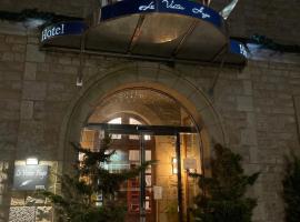 Hôtel Victor Hugo，位于蓬托尔松的酒店