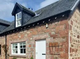 North Coast Property - Avoch Beach House - Luxury house with sea views