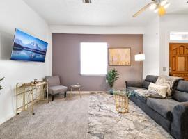 Cozy Condo On Collins- Walk to High St /Dtown /OSU，位于哥伦布的酒店