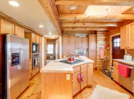 Near Trails, Lakes and Slopes Cabin in Walpole!，位于Walpole的酒店