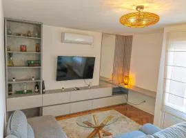Apartman Petar-Spacious Friendly Stay in the Heart of Budva