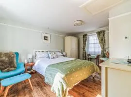 Holiday Home Seaforth Cottage by Interhome