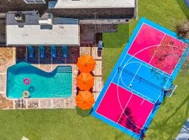Heated Pool Pickleball Mini Golf — Sleeps 20