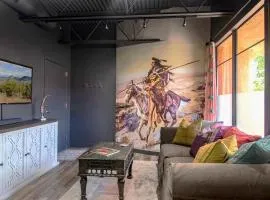 Designer Loft at the Santa Fe Plaza Spacious 520 Sq Ft, King Bed
