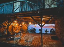 Alojamiento Concepci&oacute;n, Tom&eacute;, Cocholg&uuml;e，位于康塞普西翁的海滩酒店