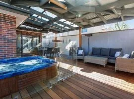 Truemans Escape - All-Season Stay near Hot Springs