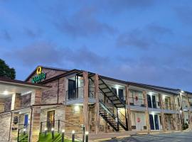 Quality Inn，位于克雷斯特维尤的酒店