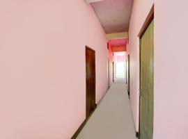 SPOT ON HOTEL ROYAL PALACE，位于Atrauli的酒店
