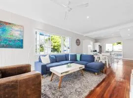 Charming Cottage Short Distance to CBD with Parking