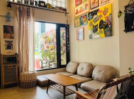 4人包棟 Good Trip Townhouse 菇憩民宿 加勒比海海島風，位于恒春古城的酒店