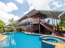 Villa Nautica Pattaya - Unique BoatHouse 4BR Pool Villa，位于北芭堤雅的酒店