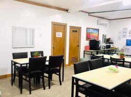 JM Lodge near Clark Airport，位于安吉利斯的酒店