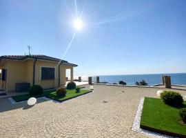 B204 Villa - Elegante dimora panoramica vista mare，位于圣托·斯特凡诺·阿尔马尔的酒店