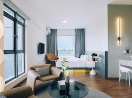 K AVENUE TOWER B by The Pillow House, 5 Minutes to KKIA Airport，位于宾南邦的酒店