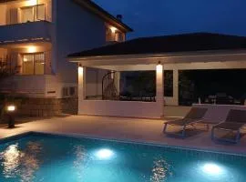 Cozy Apartment In Kampor With Wifi