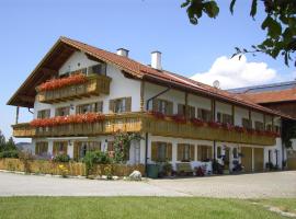 Biobauernhof Benihof - Ferienwohnung Alpenblick，位于派廷格的酒店