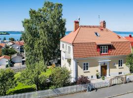 Villa Fantastic View Wifi Cinema Garden etc，位于胡斯克瓦纳的宠物友好酒店