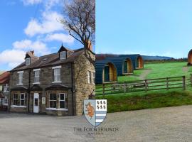 The Fox & Hounds Inn & Camping Pods，位于丹比的酒店