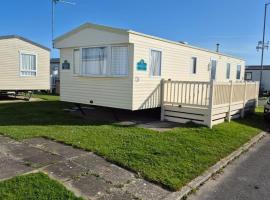 Robin Hood 3-Bed Caravan Sleeps 8 Pet Friendly，位于拉尔的酒店