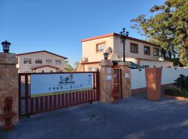 4th Avenue Themepark & Lodge，位于勒斯滕堡的酒店