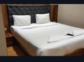 Shivani Guest house，位于马哈巴莱斯赫瓦尔的酒店