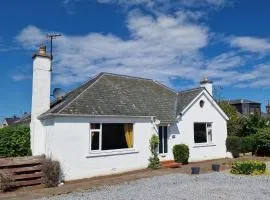 Catalina - Modern 2 bedroom bungalow