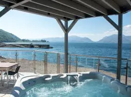 Beach Houses with Hot Tubs