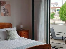 Apartamento Luminoso em Miranda，位于米兰达·杜·杜罗的酒店