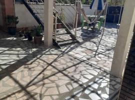 Zhanas home，位于阿纳克利亚的海滩酒店