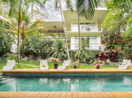 Sukha at Namaste Oasis Condo，位于诺萨拉的酒店