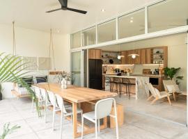 Om at Namaste Oasis Condo，位于诺萨拉的酒店