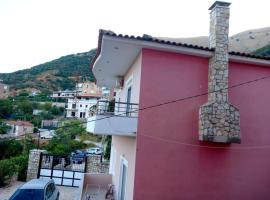 Seaside retreat with garden view，位于卢科沃的酒店