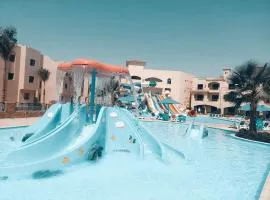 العين السخنة palm beach resort شاليه عائلات فقط