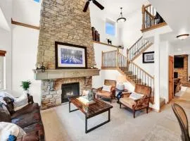 Luxury Alpine Escape - Pool and Hot Tub Access