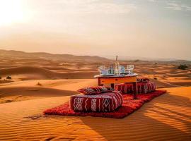 Amazing Luxury Camp，位于梅尔祖卡的酒店