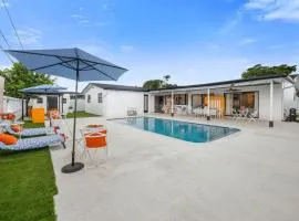 Sheraton Villa 3BR with Pool 10 Mins from Hard Rock Stadium