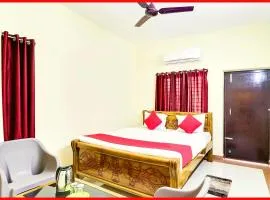 BHUBANESWAR Hotel Vaiko - Near Khandagiri & Udayagiri Cave #Free Wifi #Fully Air Conditioning #Parking #Restaurant #Room Service #Best Customer Service Experience