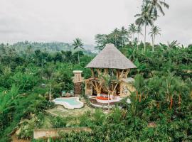 Magic Hills Bali - Magical Eco-Luxury Lodge，位于Selat的酒店