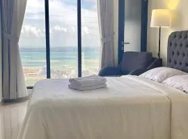 Pollux Habibie Lvl 52 Sea View Studio with Gym,Pool & Netflix