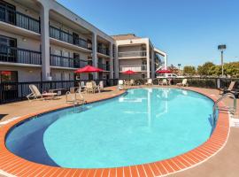 Clarion Pointe Huntsville Research Park，位于亨茨维尔的酒店