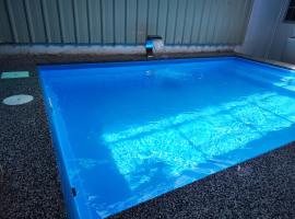 Homestay Temerloh Jaya with Private Pool 8pax 3Bedroom 3Aircond 2Water Heater Free High Speed Wi-Fi Netflix Near Bandar Temerloh，位于淡马鲁的酒店