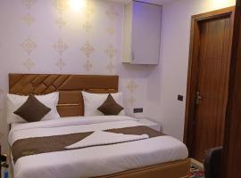 Hotel NP International - Near Govindpuri Metro，位于新德里的酒店