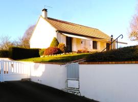 Maison située aux confins de la Vallée du Loir，位于勒吕德的酒店