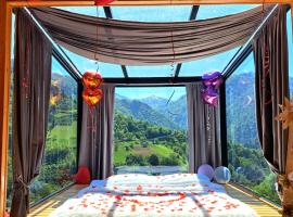 Glass House In Merisi，位于巴统的酒店